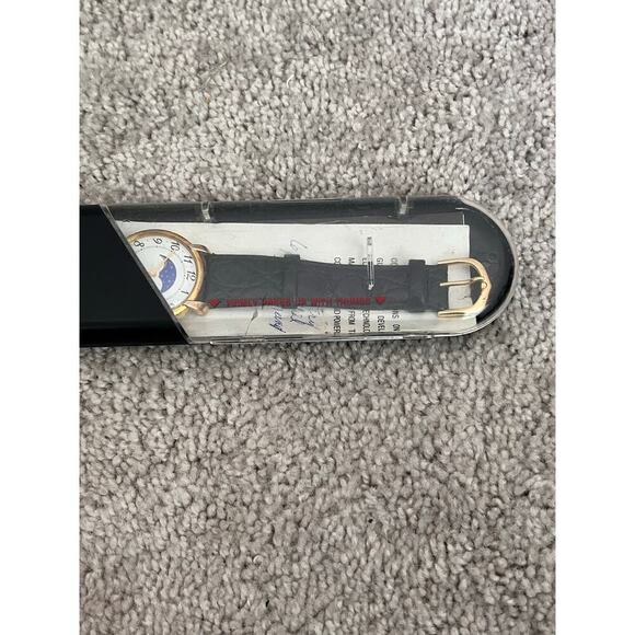 Guess Vintage 1989 Moon Phase Quartz Watch Original Box & Papers Leather Strap - Picture 4 of 15